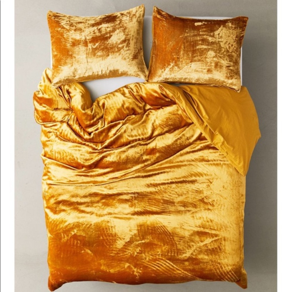 Urban Outfitters Sky Velvet Duvet Set in Gold